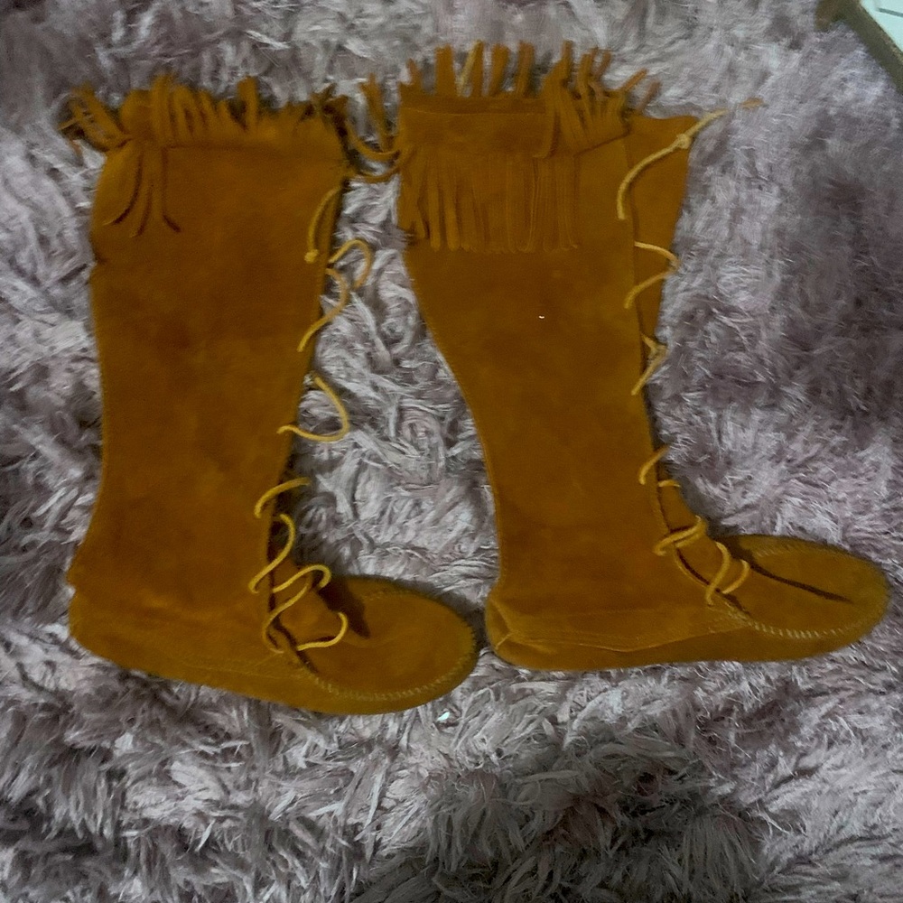 Minnetonka Boots Sz 9 Great Condition!